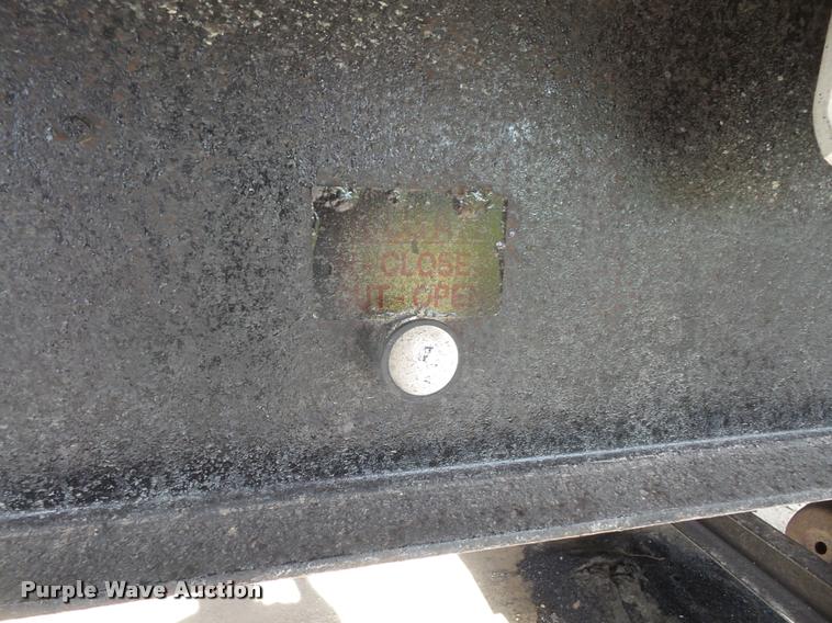 image for item DA6333 1992 CMC end dump trailer