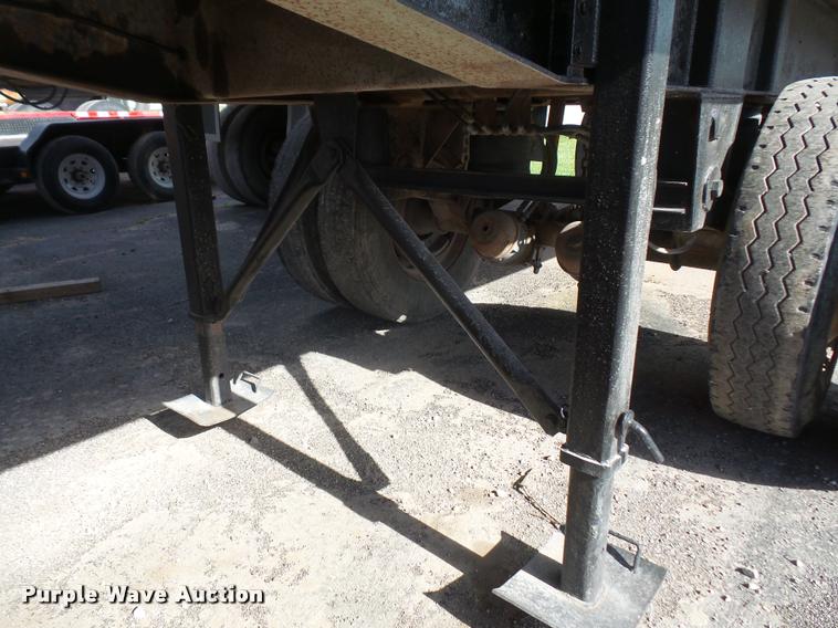 image for item DA6333 1992 CMC end dump trailer