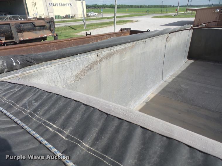 image for item DA6333 1992 CMC end dump trailer