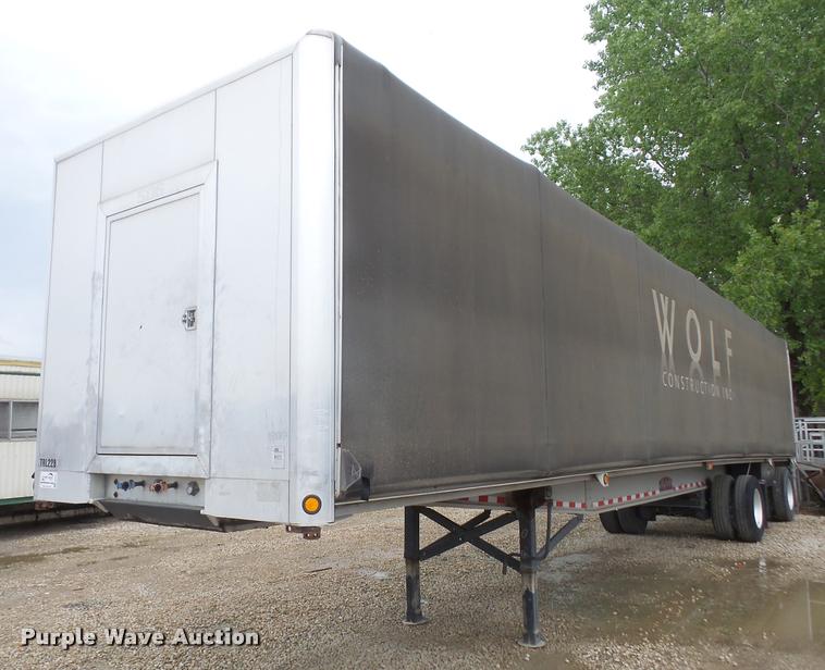 image for item DA8214 2006 Chaparral curtain trailer