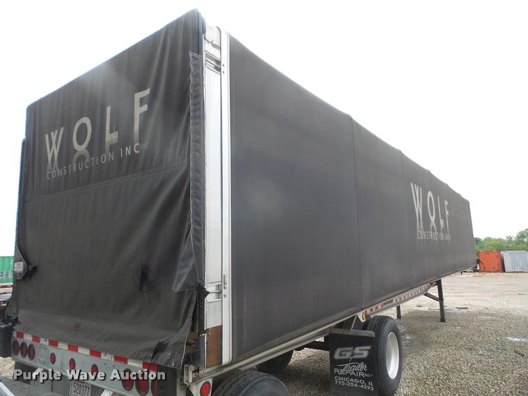 image for item DA8214 2006 Chaparral curtain trailer