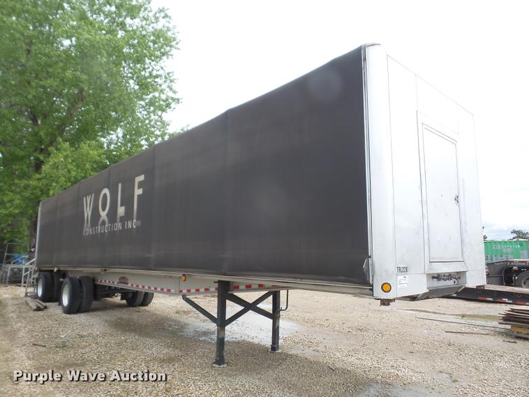 image for item DA8214 2006 Chaparral curtain trailer