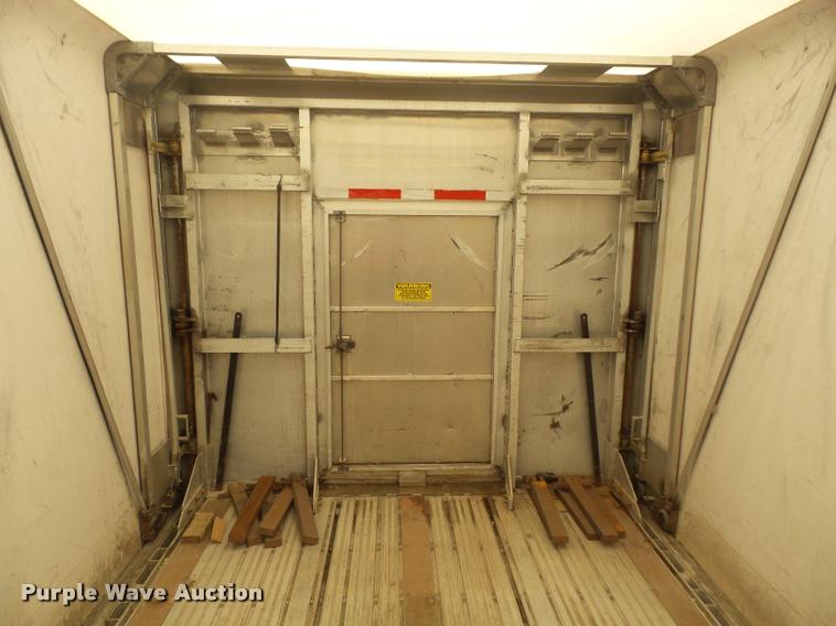 image for item DA8214 2006 Chaparral curtain trailer