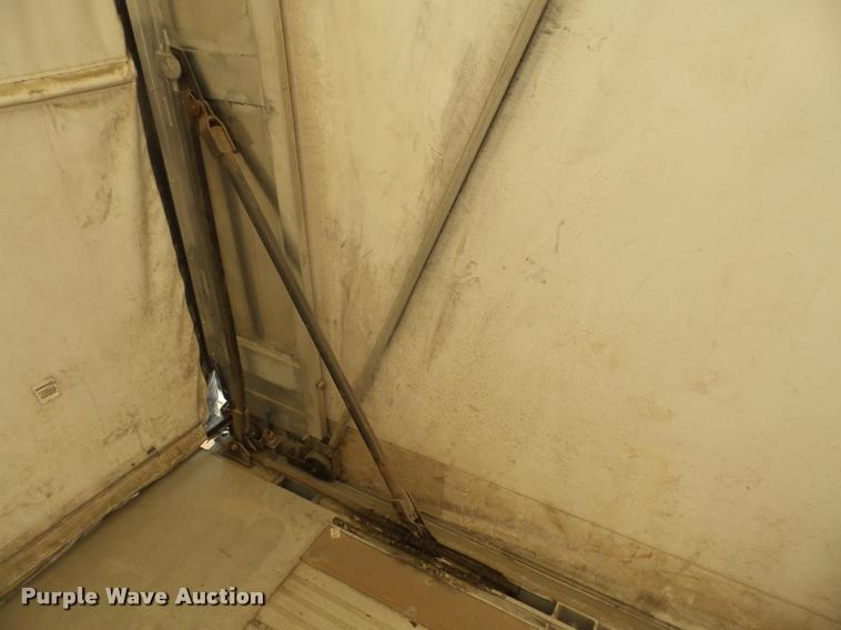 image for item DA8214 2006 Chaparral curtain trailer