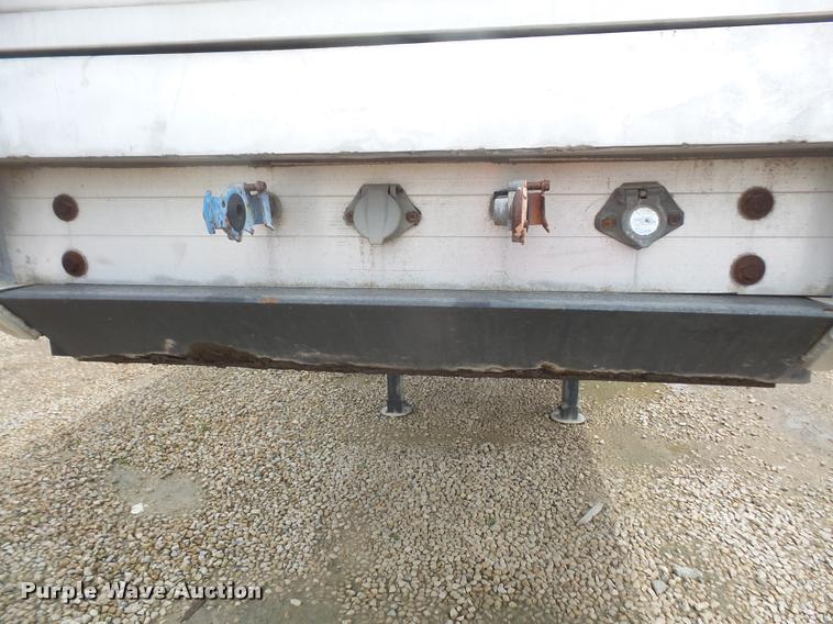 image for item DA8214 2006 Chaparral curtain trailer