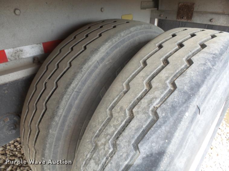 image for item DA8214 2006 Chaparral curtain trailer