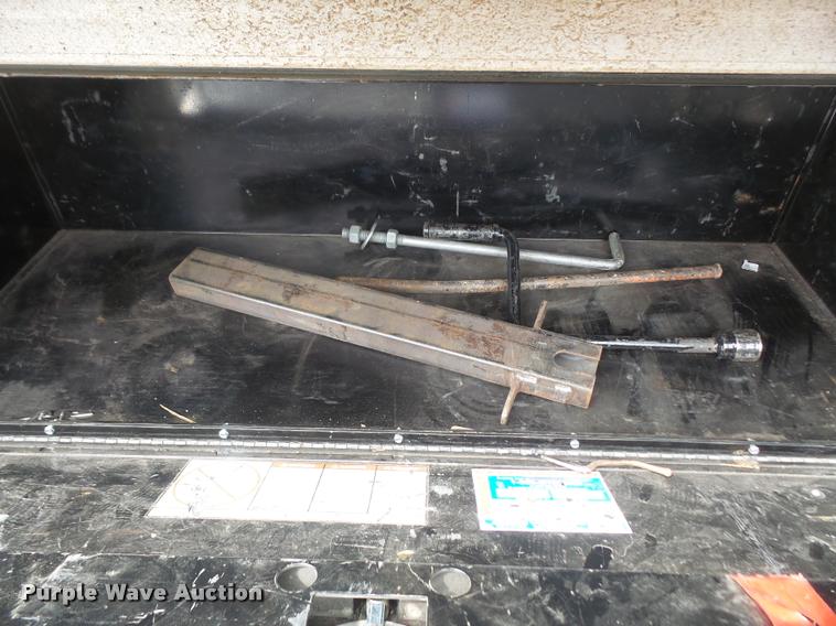 image for item DA8214 2006 Chaparral curtain trailer