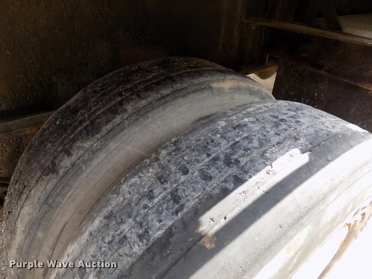 image for item DB2276 2000 Transcraft Eagle flatbed trailer