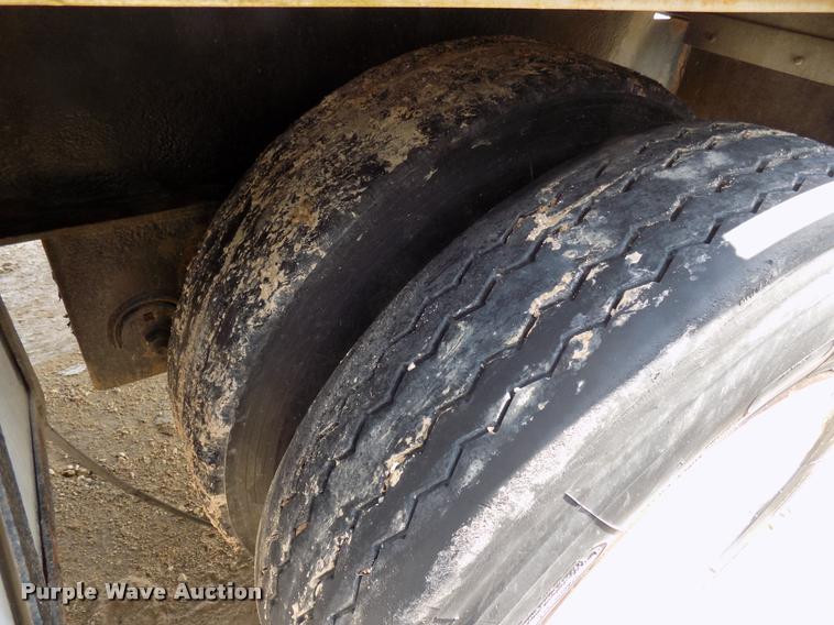 image for item DB2276 2000 Transcraft Eagle flatbed trailer