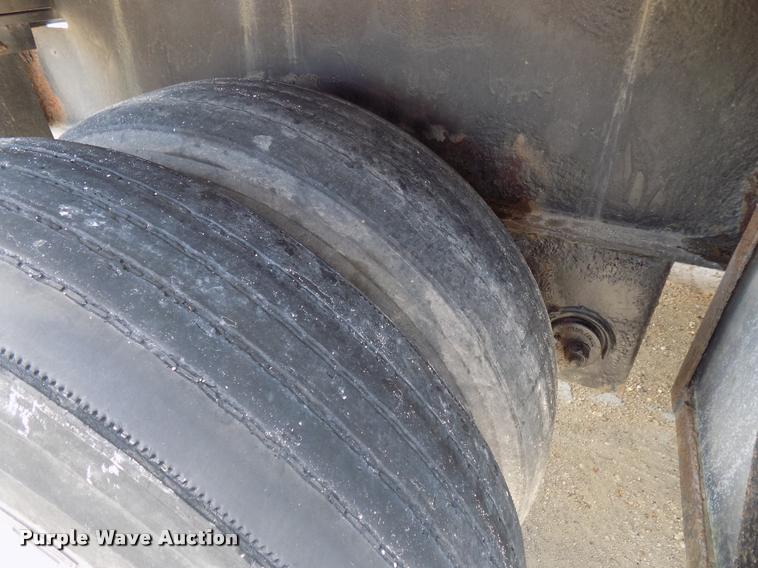 image for item DB2276 2000 Transcraft Eagle flatbed trailer