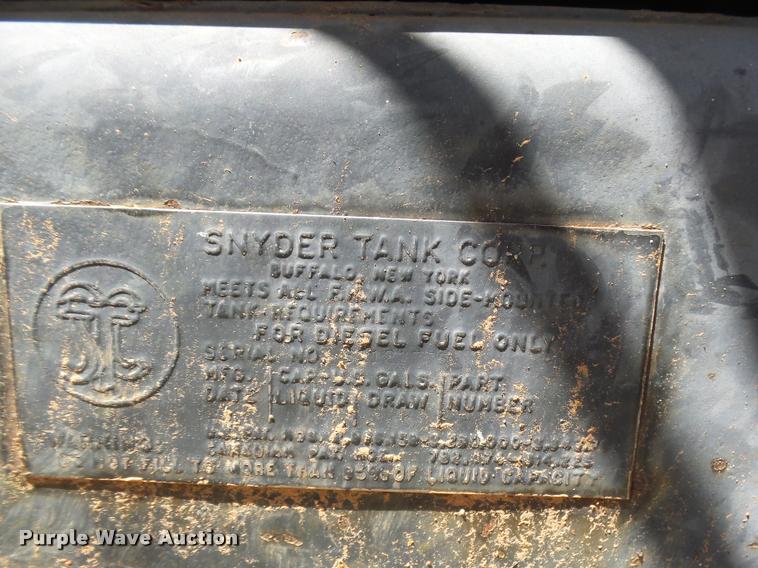 image for item DE9620 1987 International S1700 semi truck