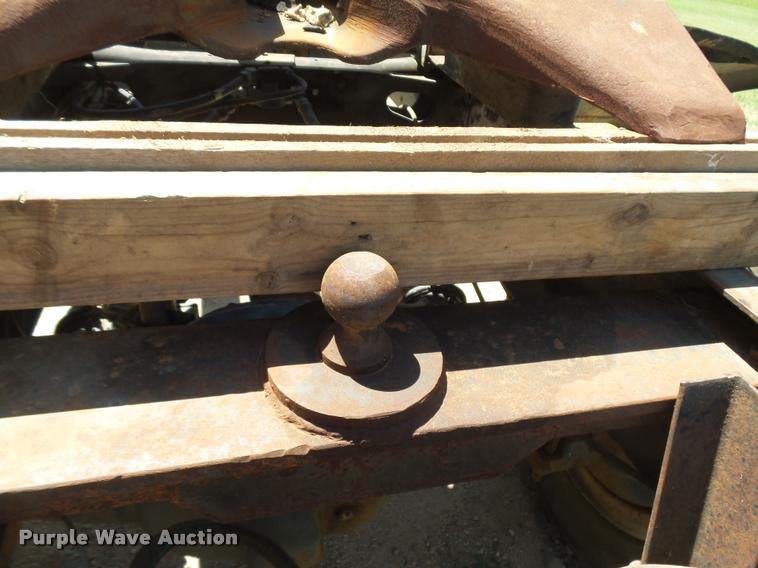 image for item DE9620 1987 International S1700 semi truck