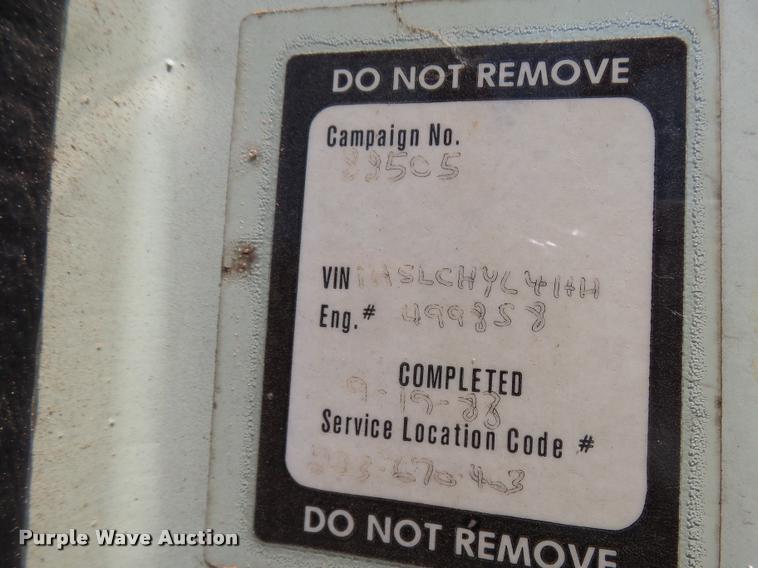 image for item DE9620 1987 International S1700 semi truck