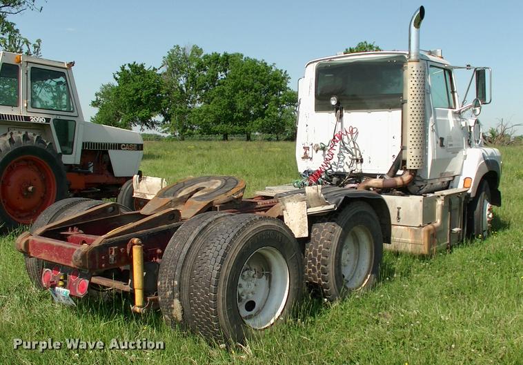 image for item DP9413 1996 Ford LTA9000 Aero Max semi truck