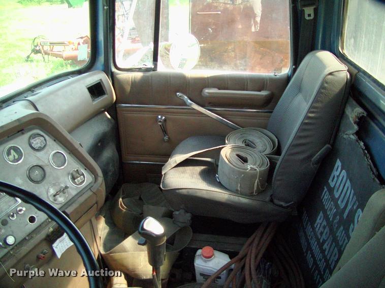 image for item DP9413 1996 Ford LTA9000 Aero Max semi truck