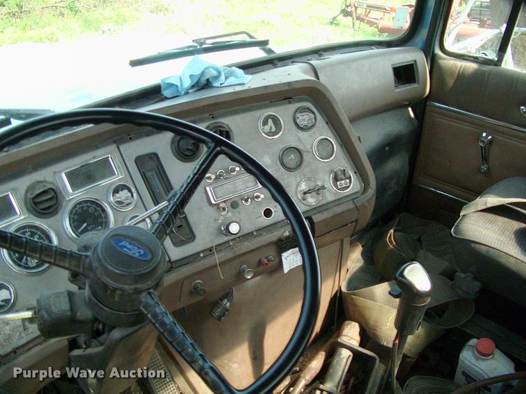 image for item DP9413 1996 Ford LTA9000 Aero Max semi truck