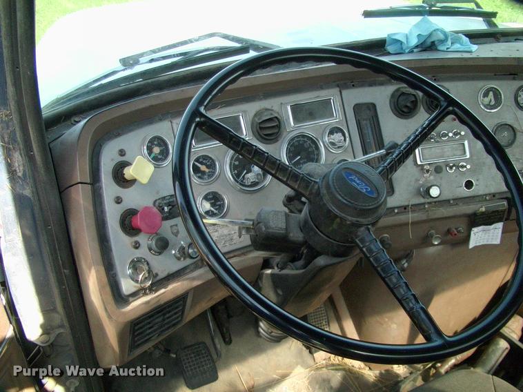 image for item DP9413 1996 Ford LTA9000 Aero Max semi truck