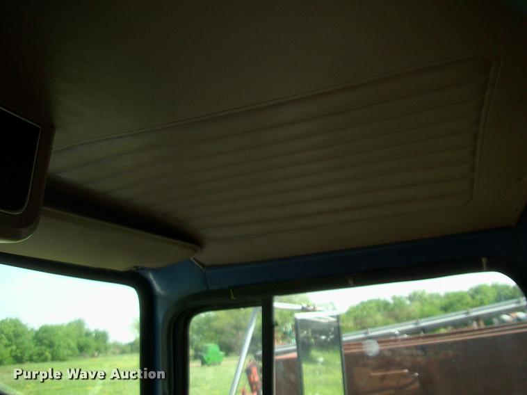 image for item DP9413 1996 Ford LTA9000 Aero Max semi truck