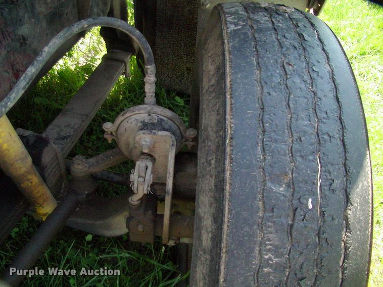 image for item DP9413 1996 Ford LTA9000 Aero Max semi truck