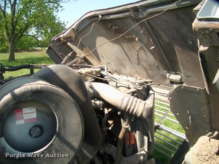 image for item DP9413 1996 Ford LTA9000 Aero Max semi truck