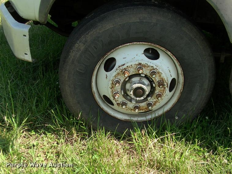 image for item DP9413 1996 Ford LTA9000 Aero Max semi truck