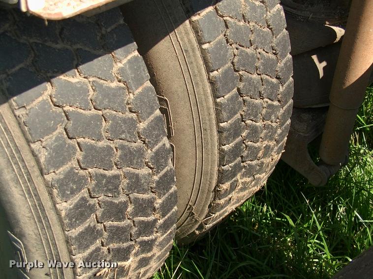 image for item DP9413 1996 Ford LTA9000 Aero Max semi truck