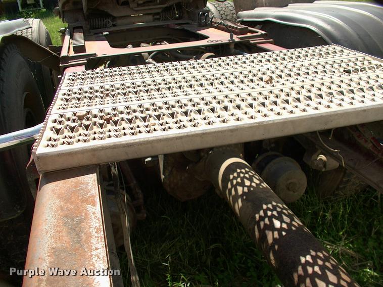 image for item DP9413 1996 Ford LTA9000 Aero Max semi truck