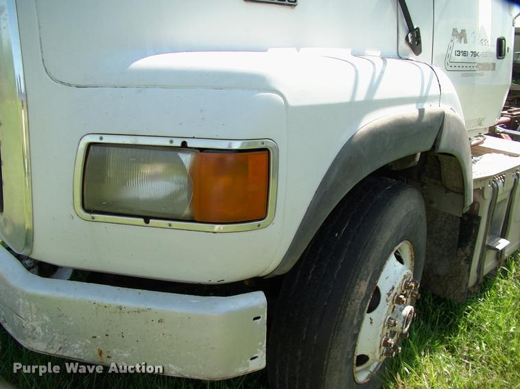 image for item DP9413 1996 Ford LTA9000 Aero Max semi truck