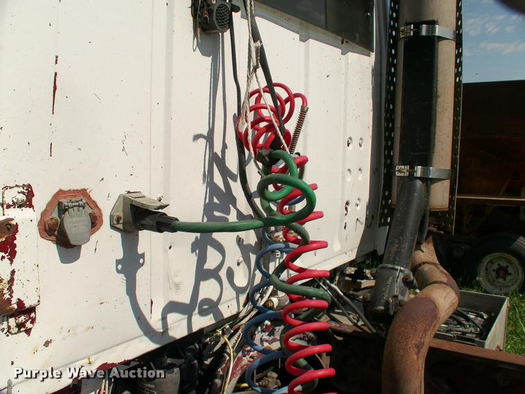 image for item DP9413 1996 Ford LTA9000 Aero Max semi truck