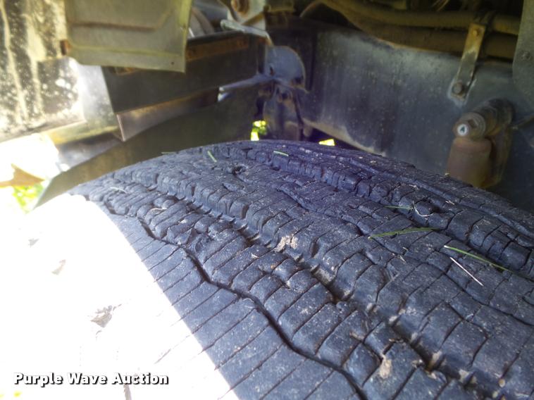 image for item K7651 1993 Mack CH613 semi truck