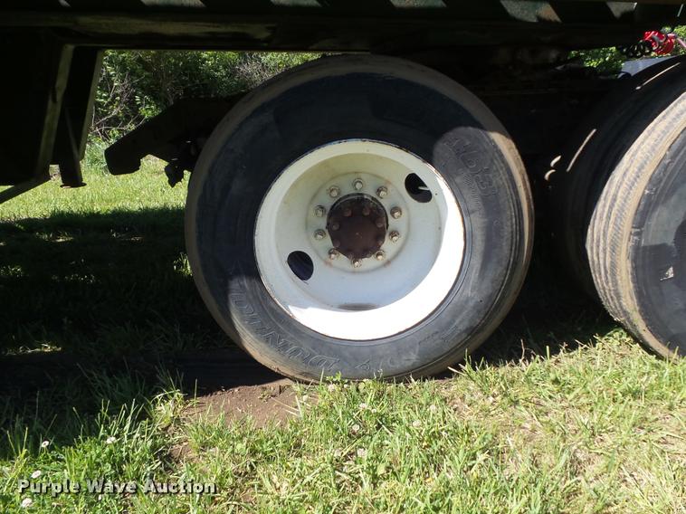 image for item K7651 1993 Mack CH613 semi truck