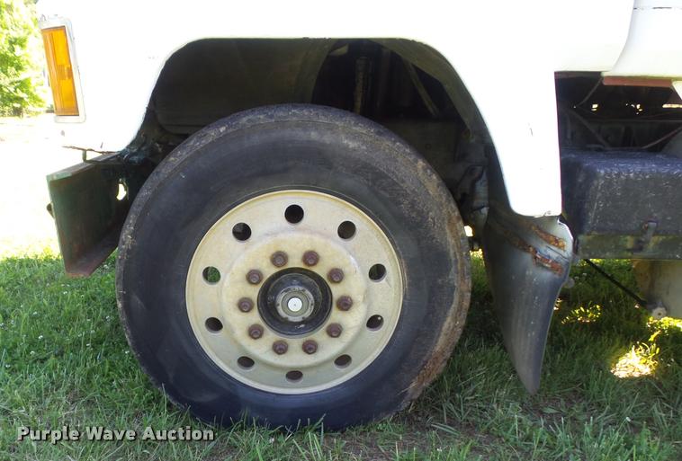 image for item K7651 1993 Mack CH613 semi truck