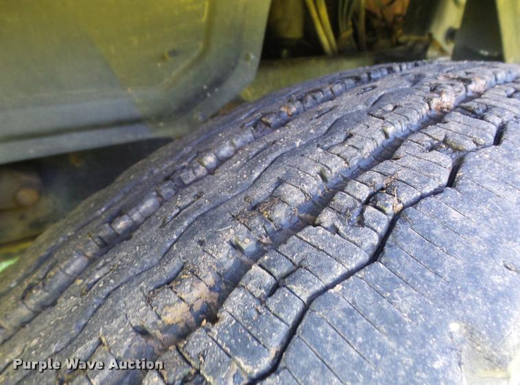 image for item K7651 1993 Mack CH613 semi truck