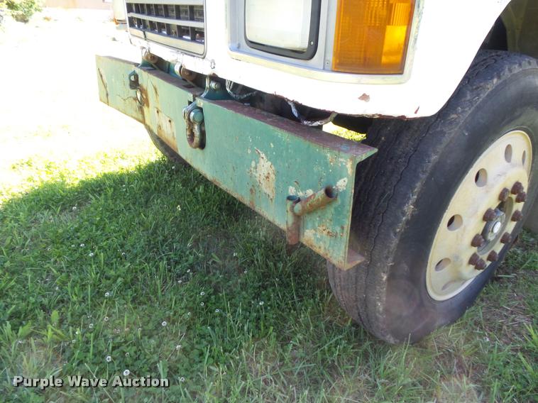 image for item K7651 1993 Mack CH613 semi truck