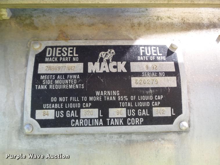 image for item K7651 1993 Mack CH613 semi truck