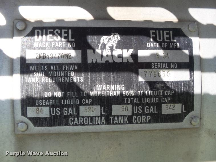 image for item K7651 1993 Mack CH613 semi truck