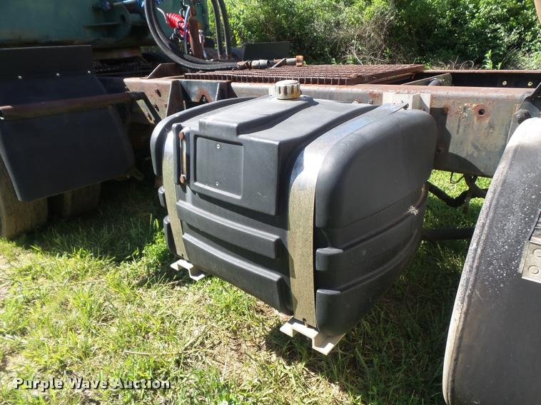 image for item K7651 1993 Mack CH613 semi truck