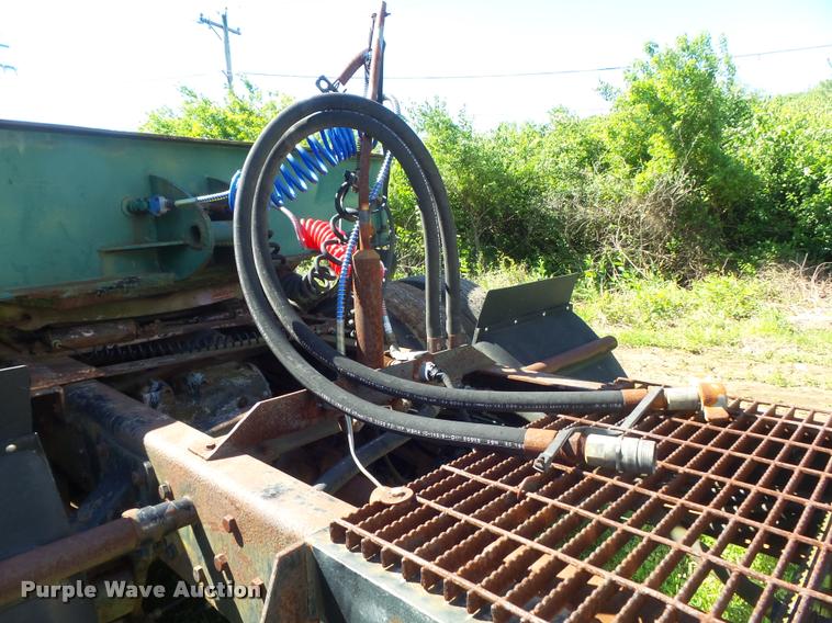 image for item K7651 1993 Mack CH613 semi truck