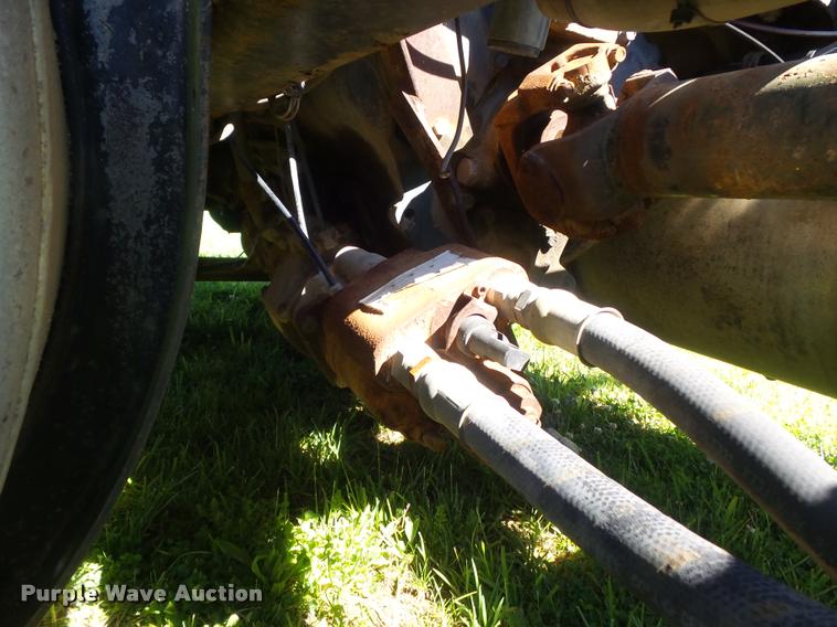 image for item K7651 1993 Mack CH613 semi truck