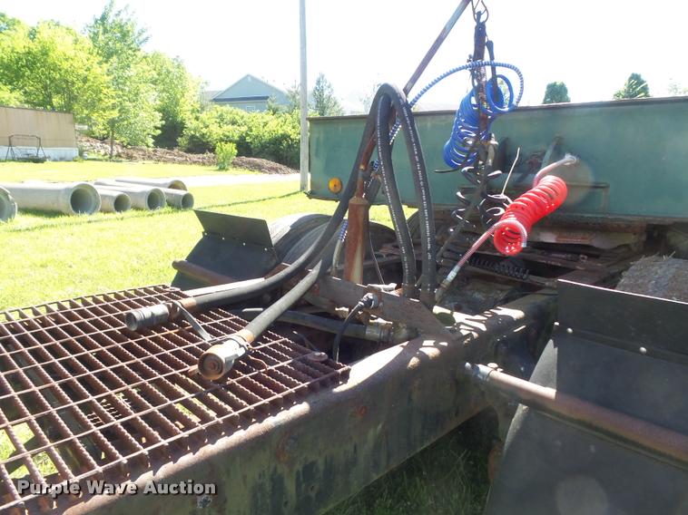 image for item K7651 1993 Mack CH613 semi truck