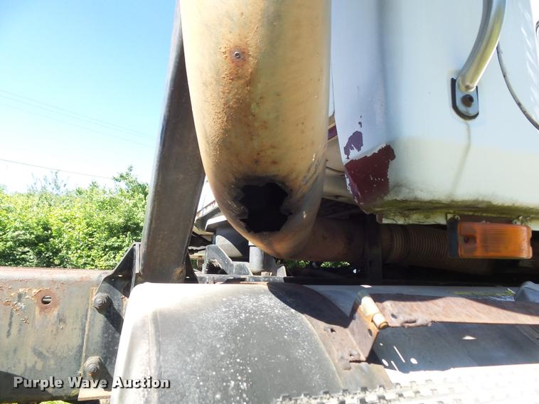 image for item K7651 1993 Mack CH613 semi truck