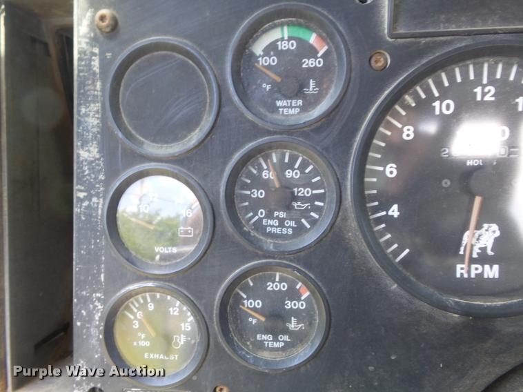 image for item K7651 1993 Mack CH613 semi truck