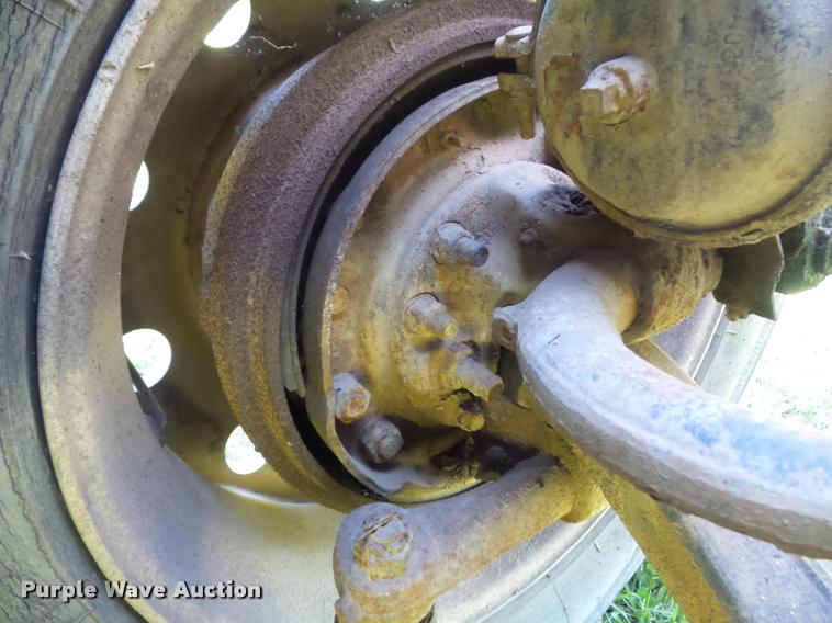 image for item K7651 1993 Mack CH613 semi truck