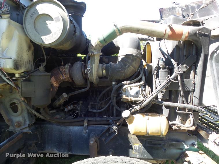 image for item K7651 1993 Mack CH613 semi truck