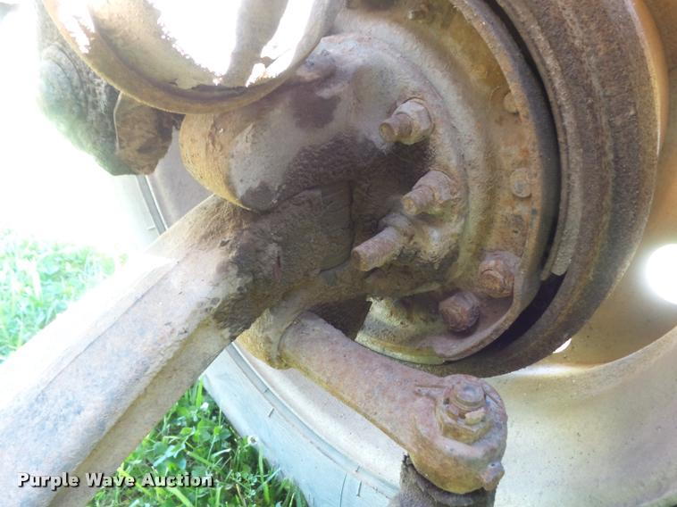 image for item K7651 1993 Mack CH613 semi truck