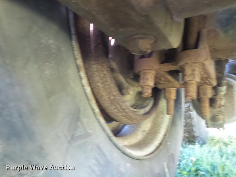 image for item K7651 1993 Mack CH613 semi truck