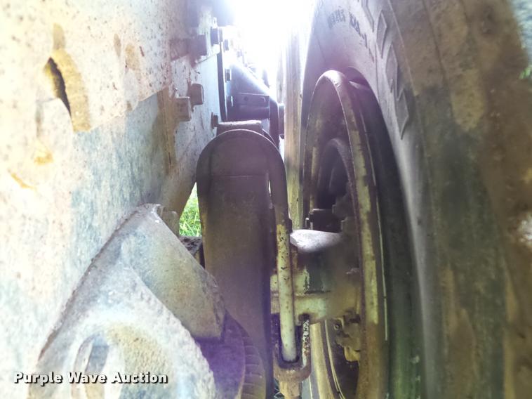 image for item K7651 1993 Mack CH613 semi truck