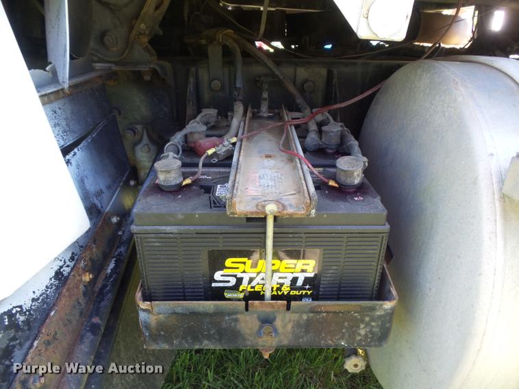 image for item K7651 1993 Mack CH613 semi truck