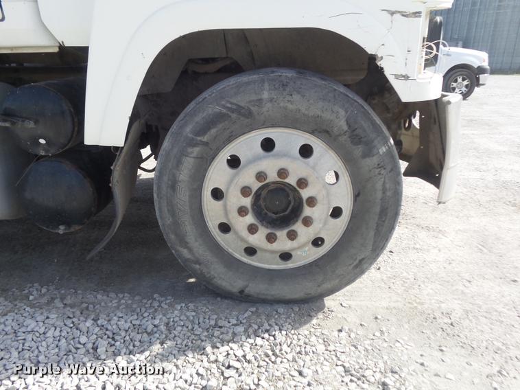 image for item K7654 2005 Mack CHN613 semi truck