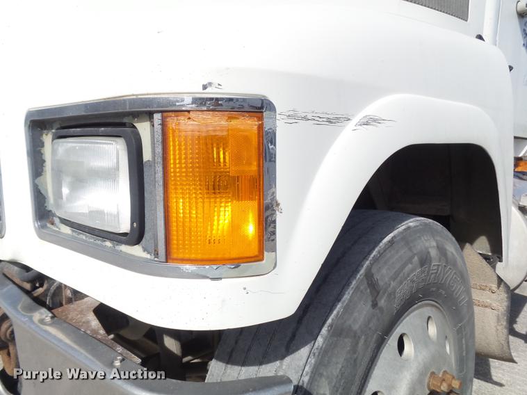 image for item K7654 2005 Mack CHN613 semi truck